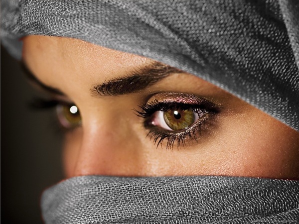occhi di una donna araba